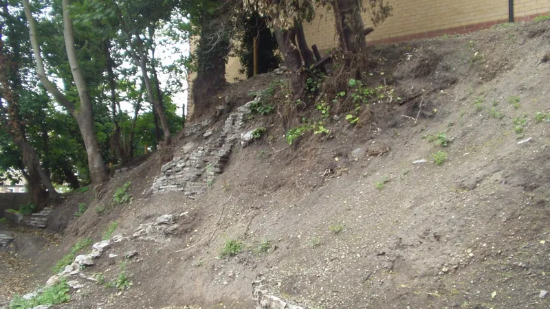 Report on a landslip in Plumstead